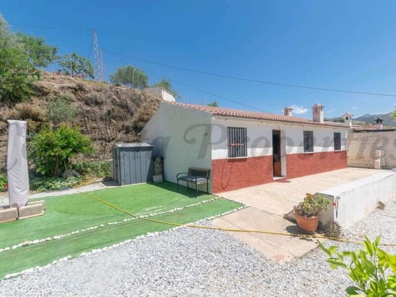 Lantställe till salu i Corumbela, Málaga