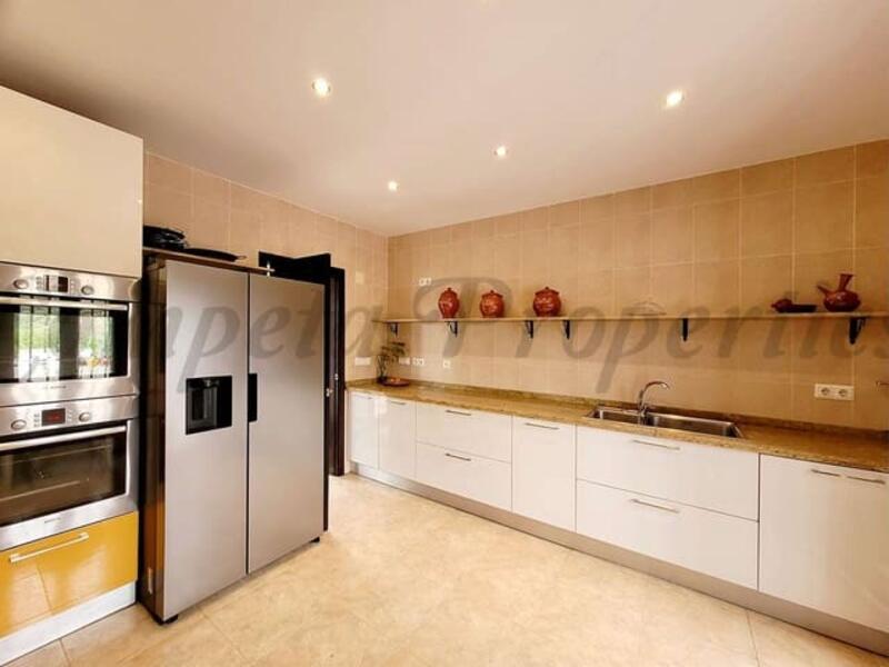 8 Cuarto Villa en venta