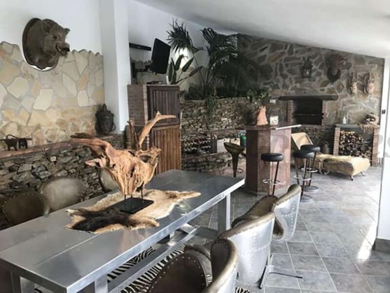4 chambre Auberge à vendre