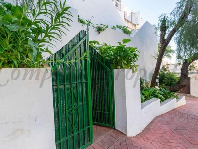 4 slaapkamer Gezinswoning Te koop