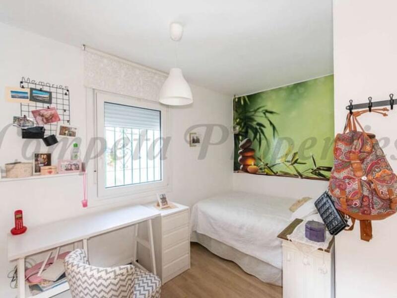 4 slaapkamer Gezinswoning Te koop
