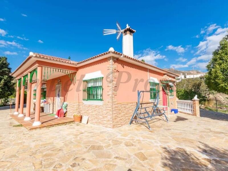 Villa til salg i Alcaucin, Málaga