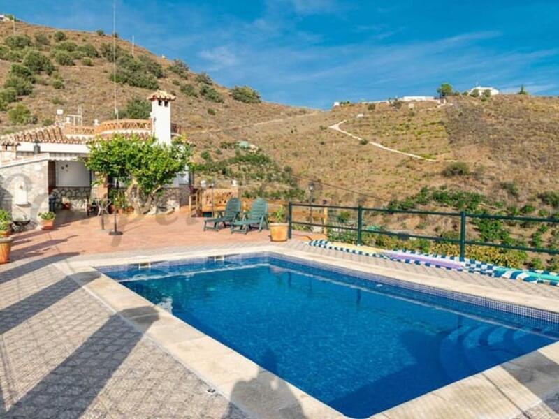 Landhuis Te koop in Torrox, Málaga