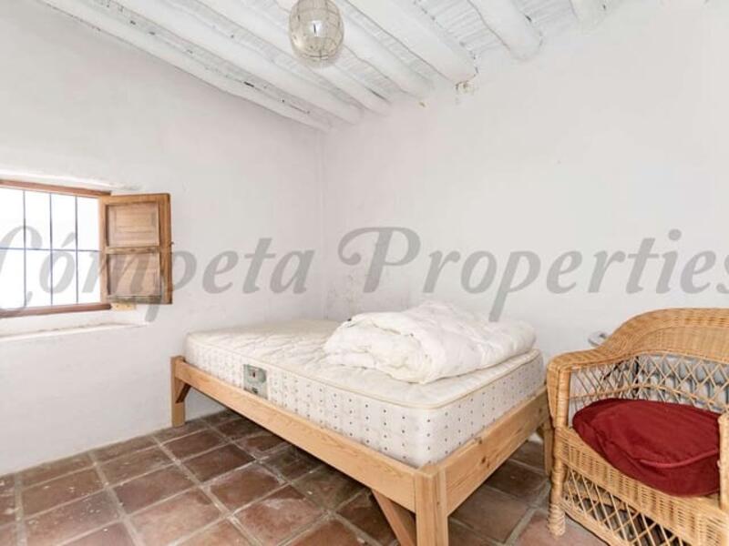 2 bedroom Townhouse for sale