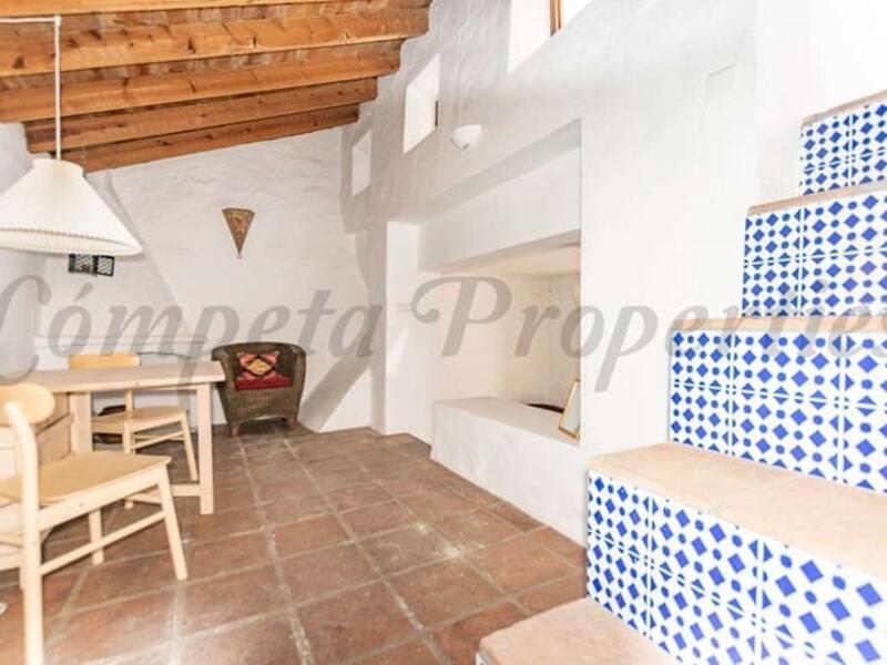 2 bedroom Townhouse for sale