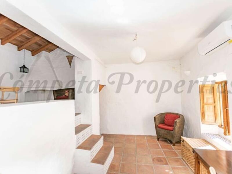 2 bedroom Townhouse for sale