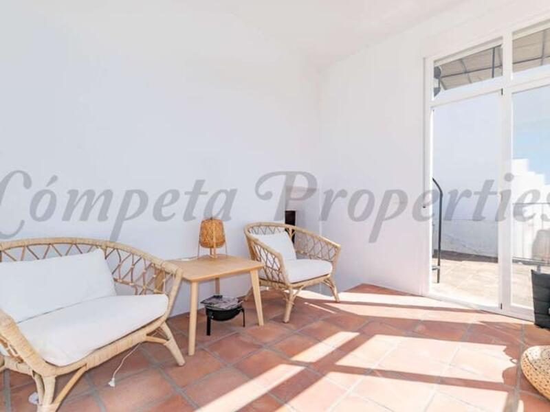 2 bedroom Townhouse for sale