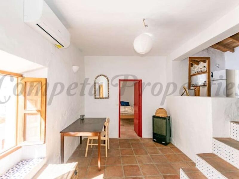 2 bedroom Townhouse for sale