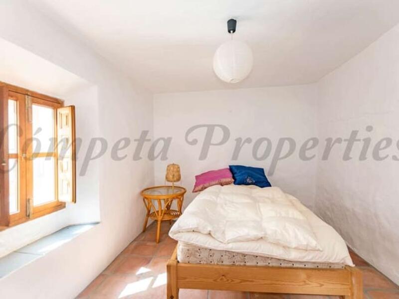 2 bedroom Townhouse for sale