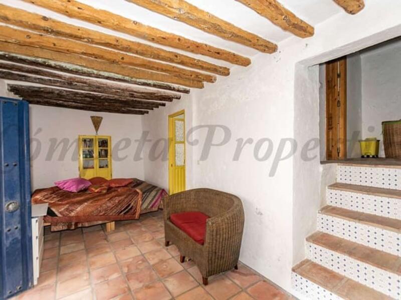 2 bedroom Townhouse for sale