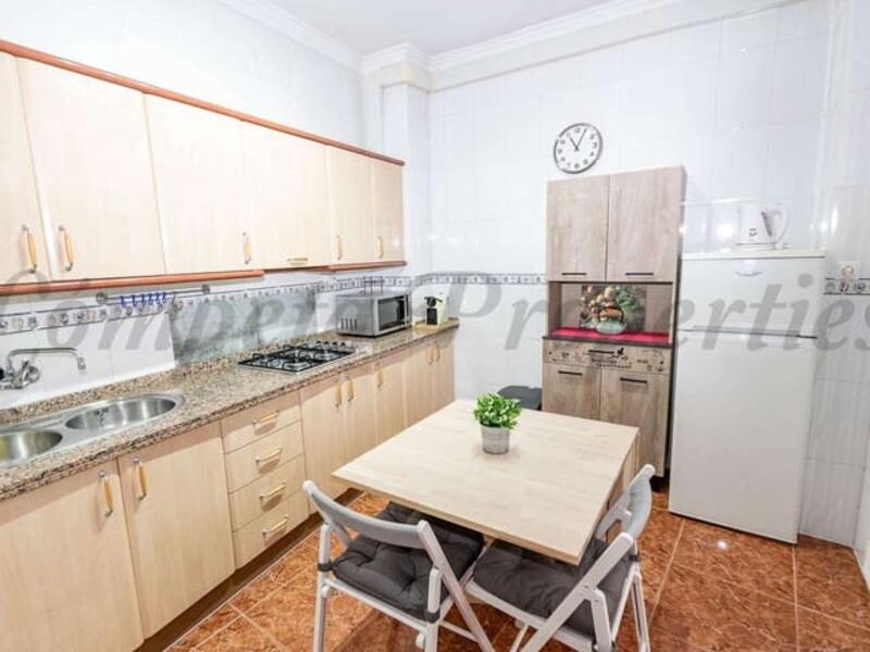 3 Cuarto Adosado para alquiler a largo plazo