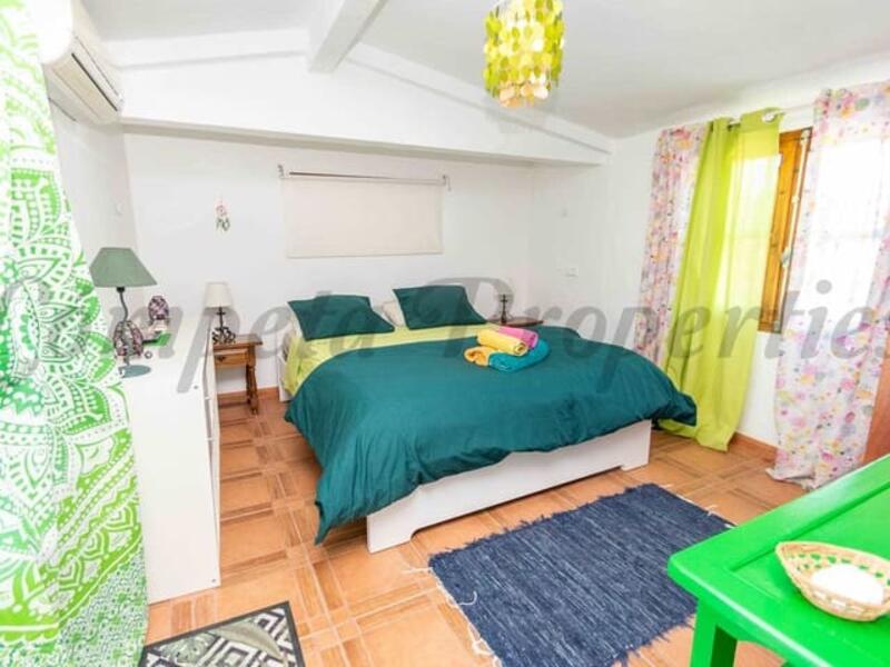 5 bedroom Country House for sale