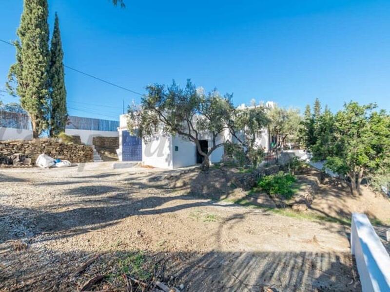 5 bedroom Country House for sale