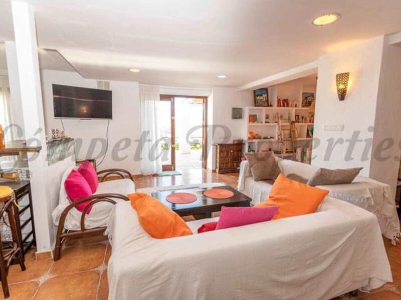 5 bedroom Country House for sale