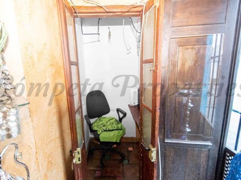 Gezinswoning Te koop