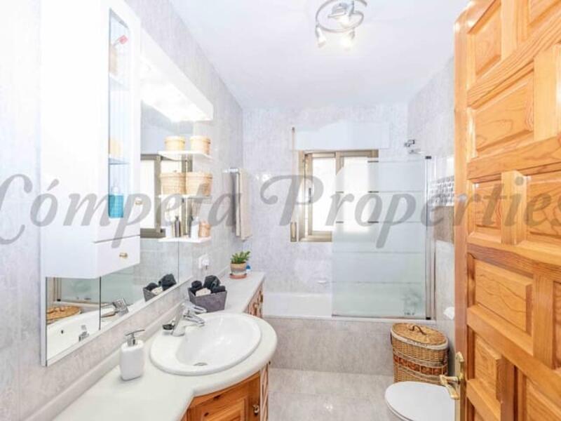 5 bedroom Country House for sale