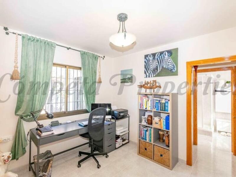 5 bedroom Country House for sale