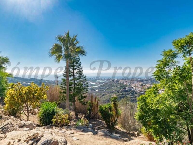 5 bedroom Country House for sale