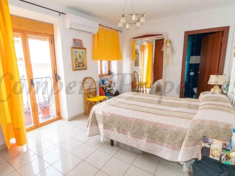 7 Schlafzimmer Stadthaus zu verkaufen