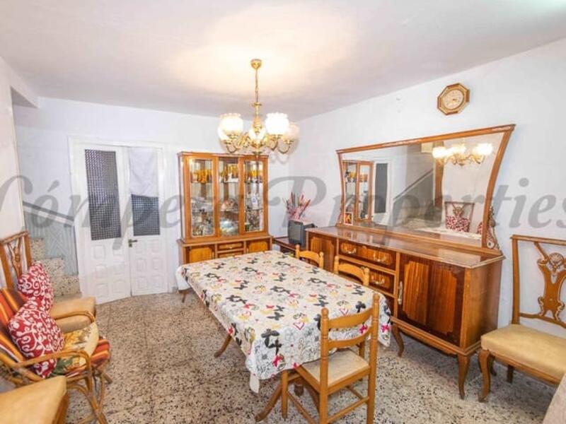 7 спальная комната городская тюрьма продается