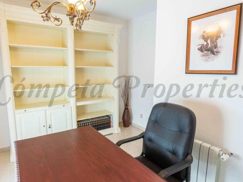 4 bedroom Apartment for Long Term Rent