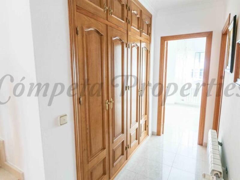 4 bedroom Apartment for Long Term Rent