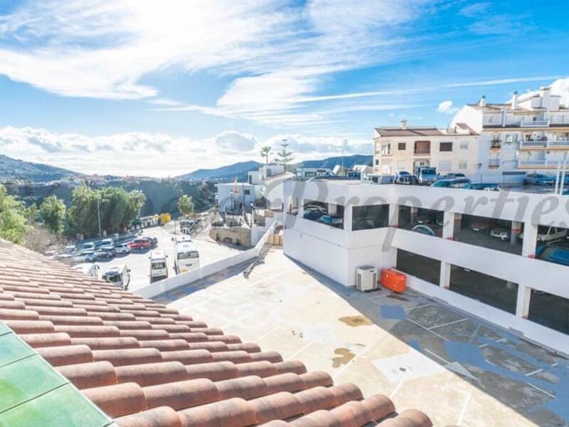 4 bedroom Apartment for Long Term Rent