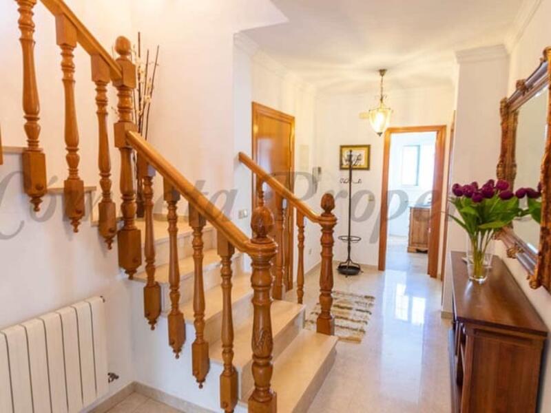 4 bedroom Apartment for Long Term Rent