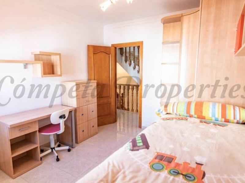 4 bedroom Apartment for Long Term Rent