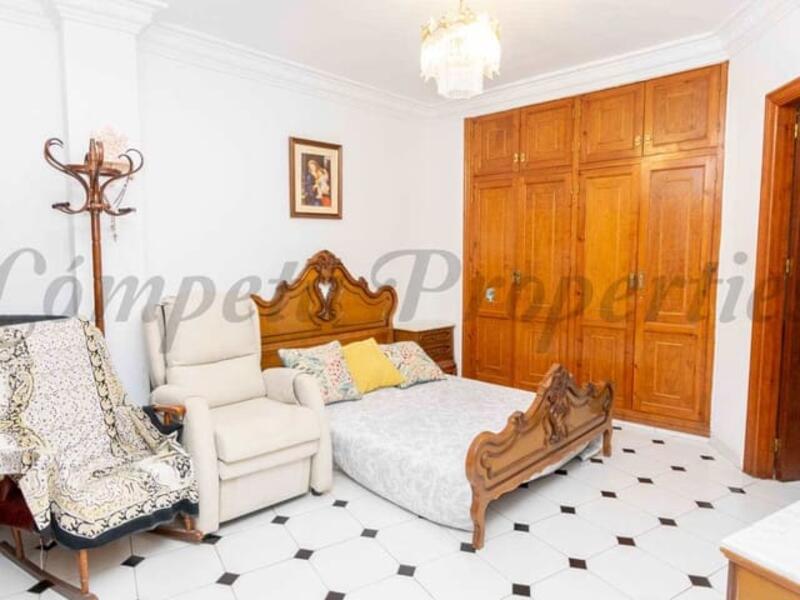 8 Schlafzimmer Stadthaus zu verkaufen