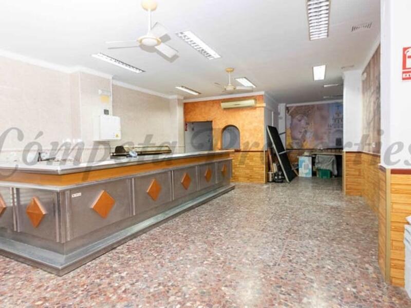 8 Schlafzimmer Stadthaus zu verkaufen