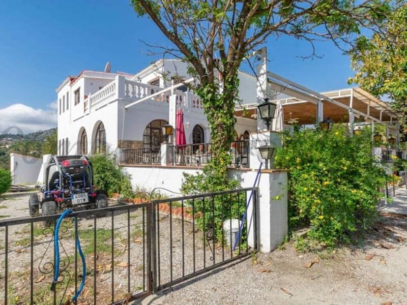 Villa Te koop in Competa, Málaga