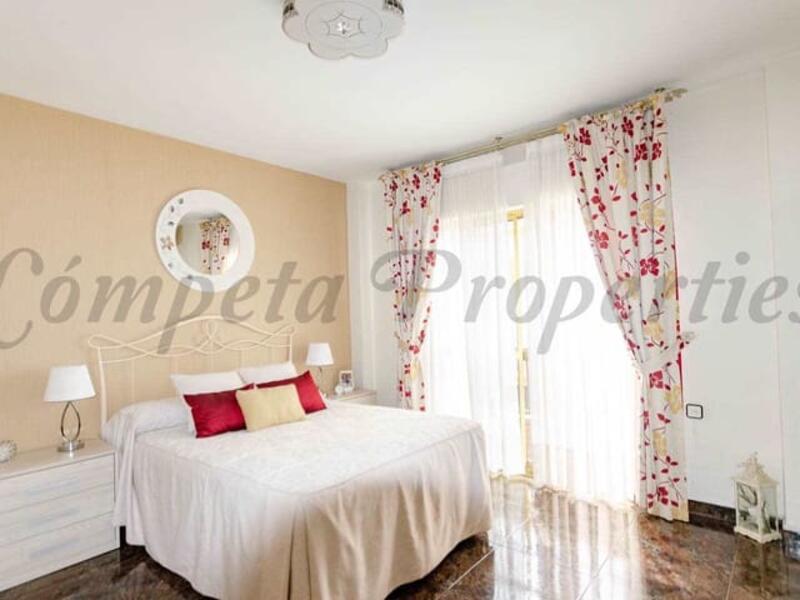 3 slaapkamer Gezinswoning Te koop