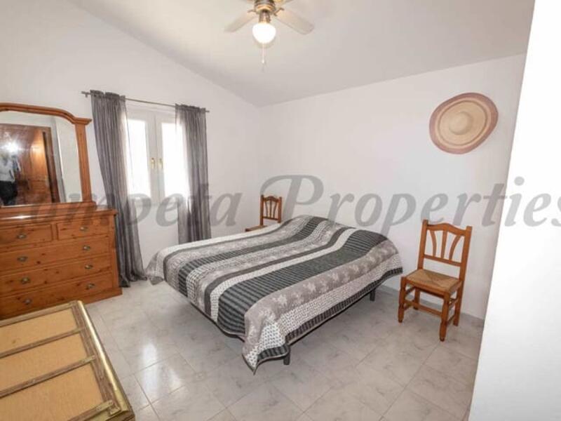 5 bedroom Country House for sale