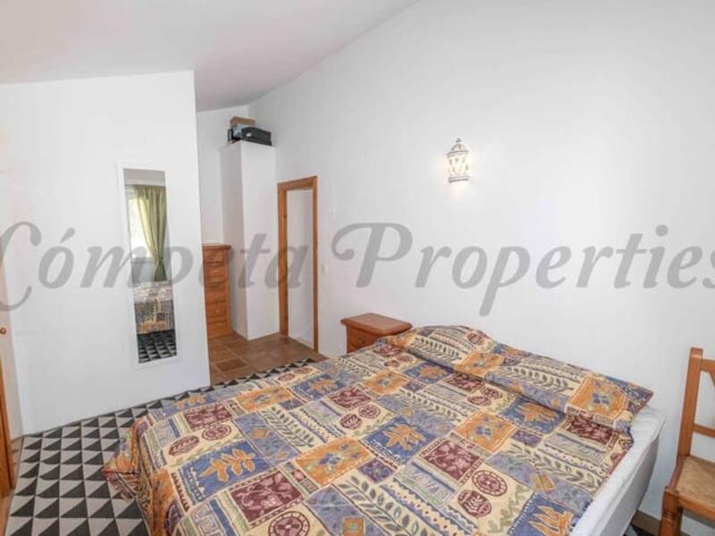 5 bedroom Country House for sale