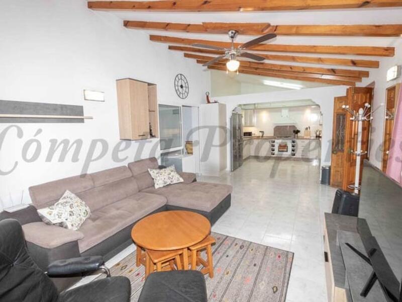 5 bedroom Country House for sale