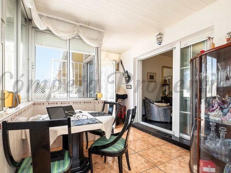 2 slaapkamer Gezinswoning Te koop