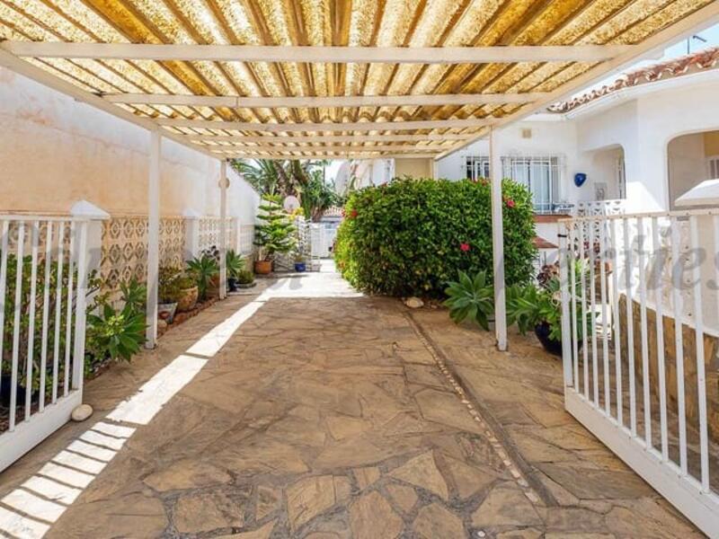 2 slaapkamer Gezinswoning Te koop