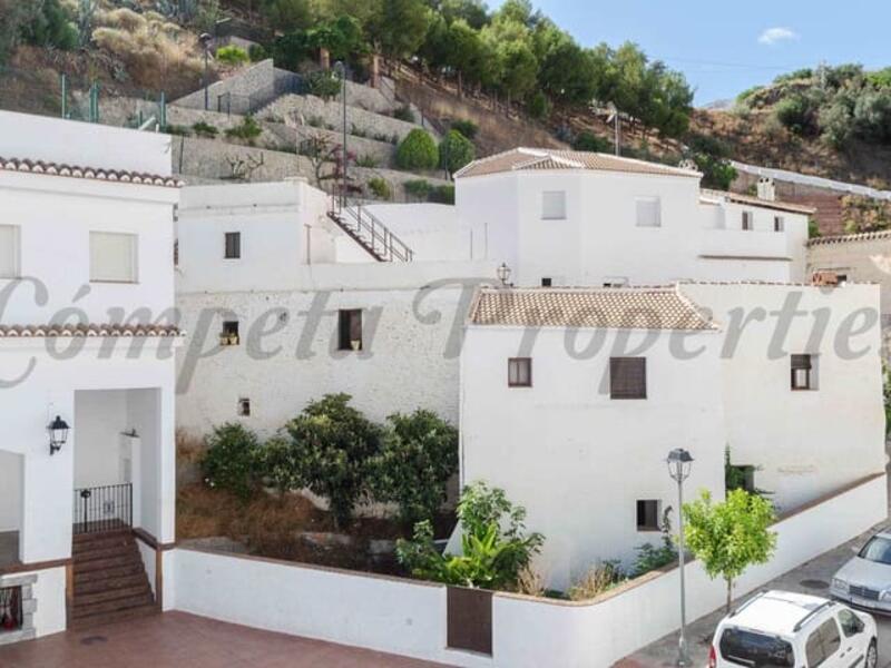 3 chambre Townhouse à vendre dans Salares, Málaga