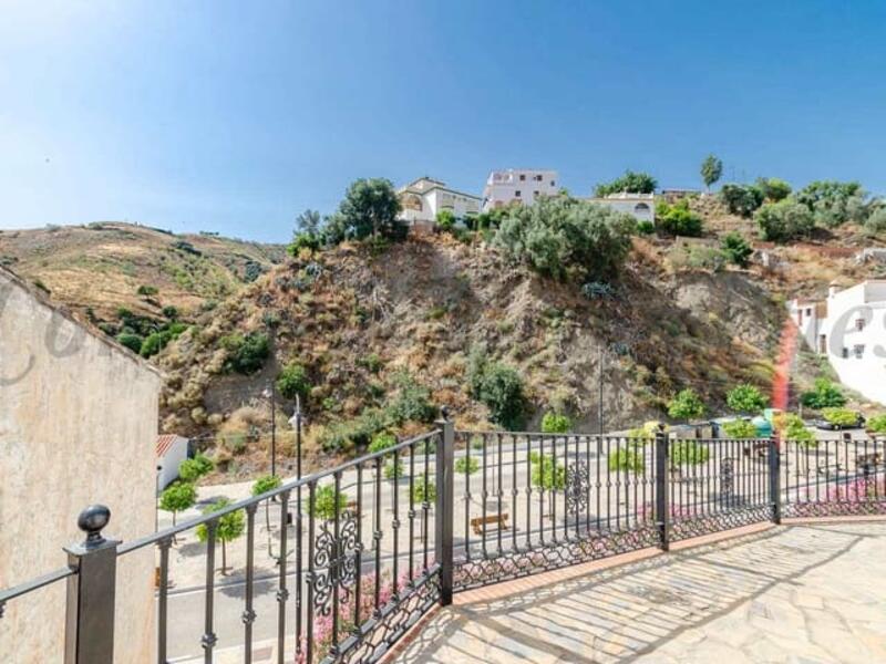 3 bedroom Townhouse for sale