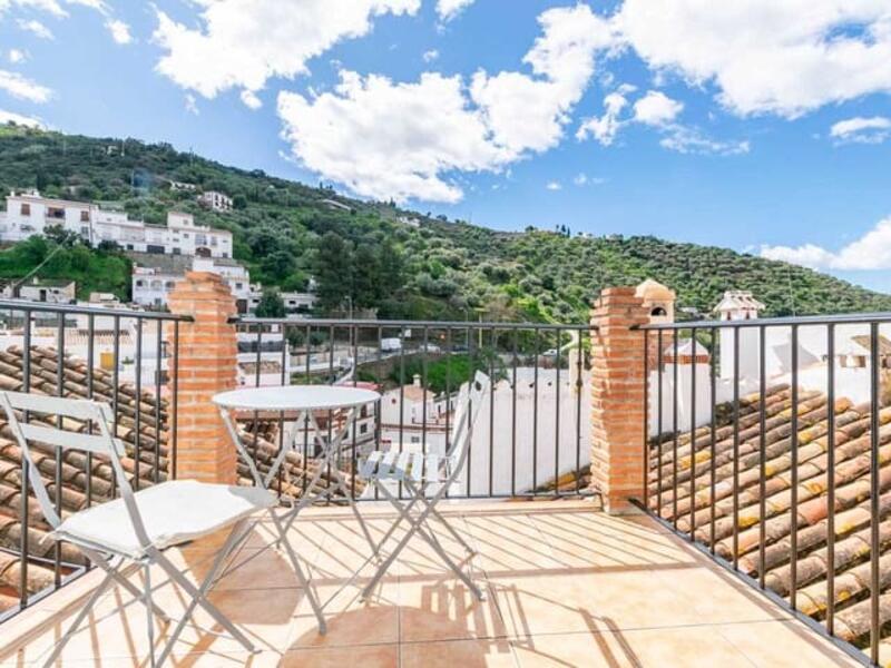 Apartment for sale in Sayalonga, Málaga