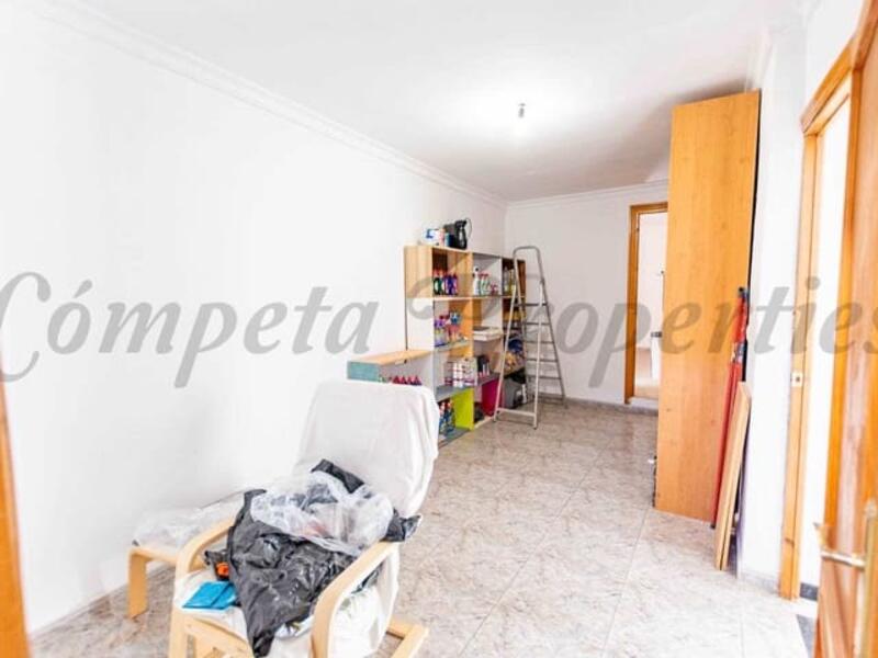 2 slaapkamer Gezinswoning Te koop