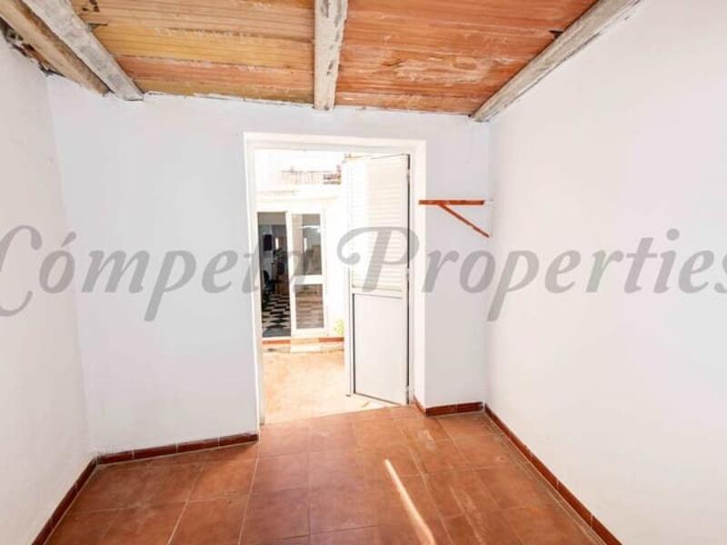2 slaapkamer Gezinswoning Te koop