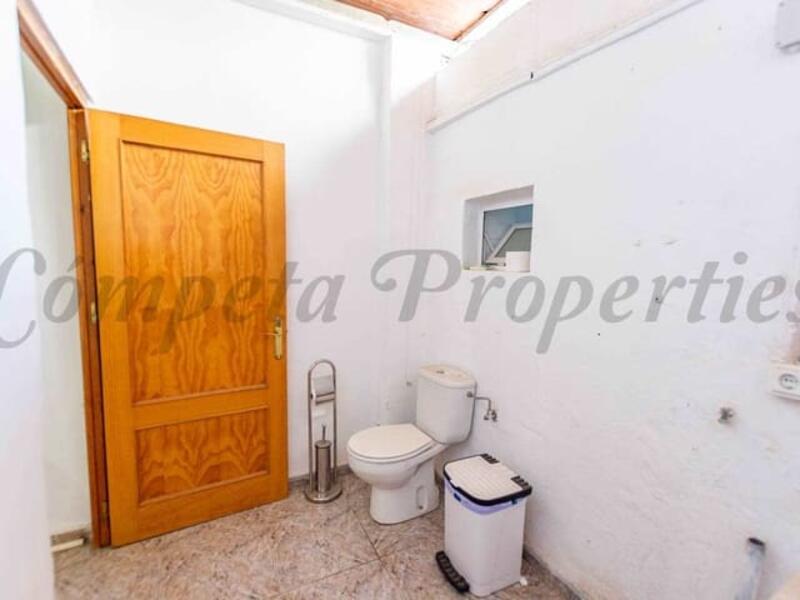 2 slaapkamer Gezinswoning Te koop