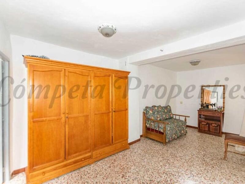 3 bedroom Townhouse for sale