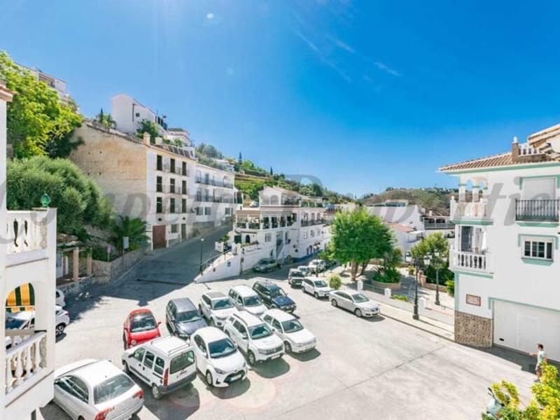 3 bedroom Townhouse for sale