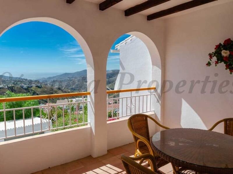 2 bedroom Townhouse for sale
