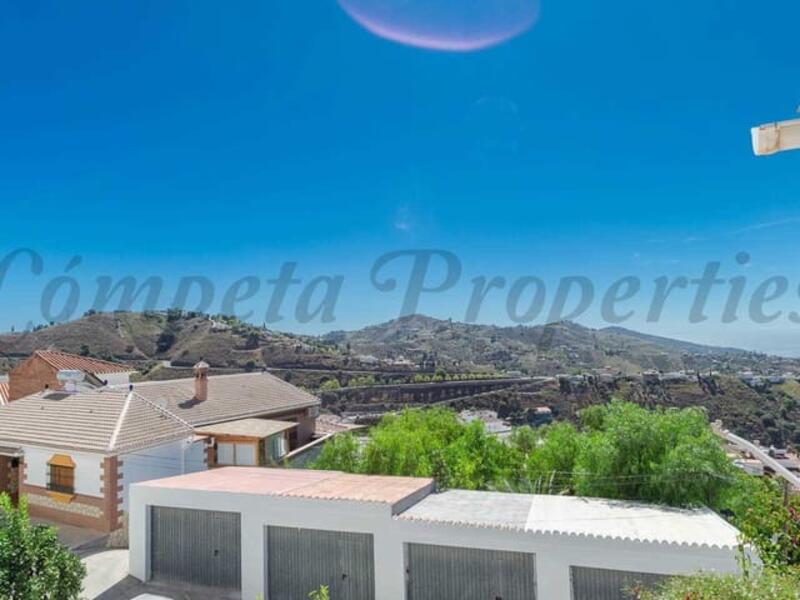 2 bedroom Townhouse for sale