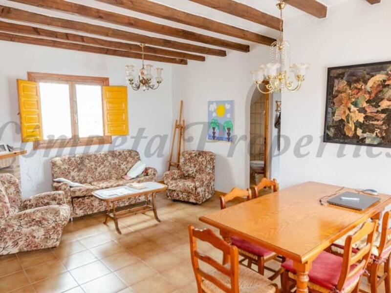2 bedroom Townhouse for sale