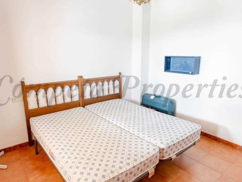 2 bedroom Townhouse for sale